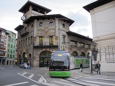 La prolongación del tranvía de Bilbao entre Atxuri y Bolueta, en servicio el 25 de marzo